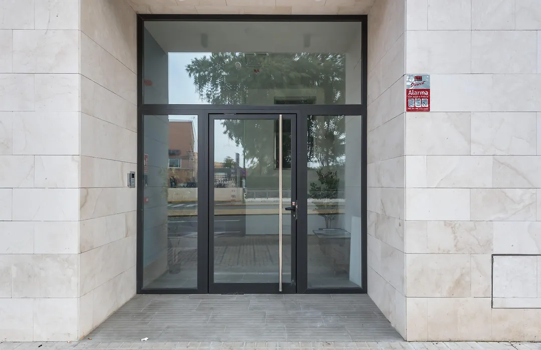 Limehome Sevilla Calle Torcuato Luca De Tena - Digital Access-1